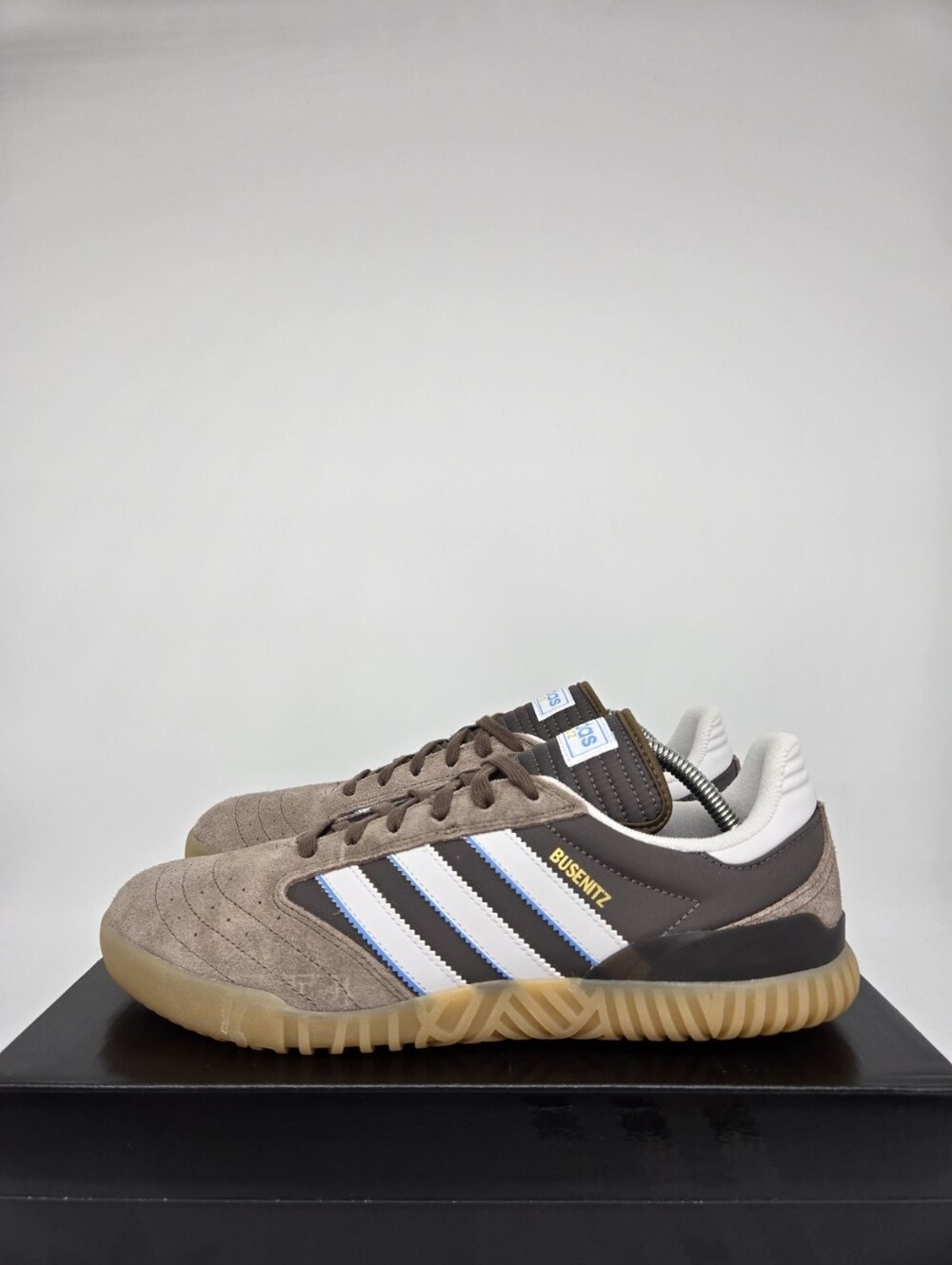 adidas Men's Busenitz Indoor JP8597 Super Earth Strata White Shoes Size 11.5